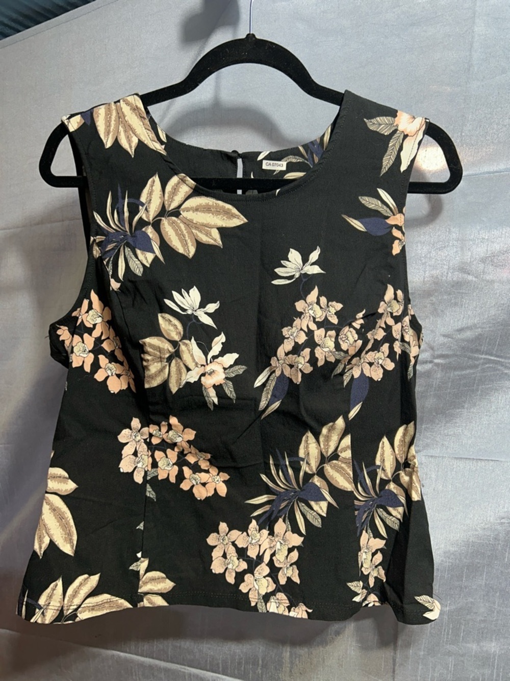 JULES and LEOPOLD Black Sleeveless Floral Camisole with Peach and Cream Print